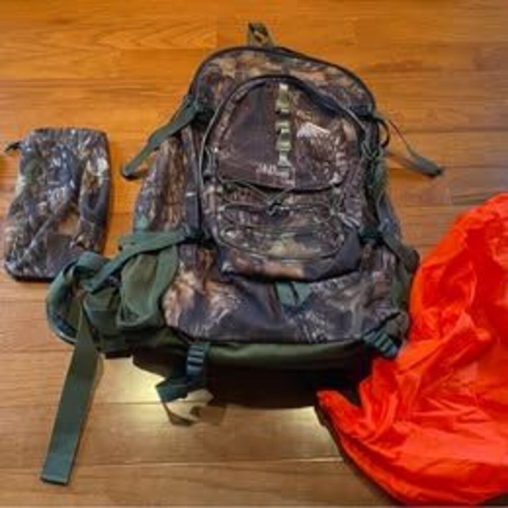 Kelty Grizzly 3000 Internal Frame Backpack With Orange Rain Gear Cover USA Made